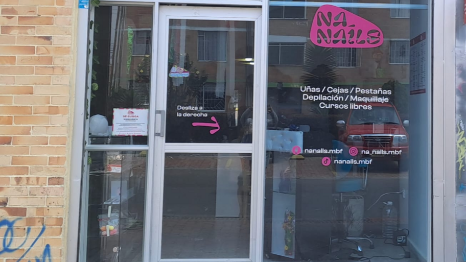 Na-Nails By Margelis Bernal Fino interior