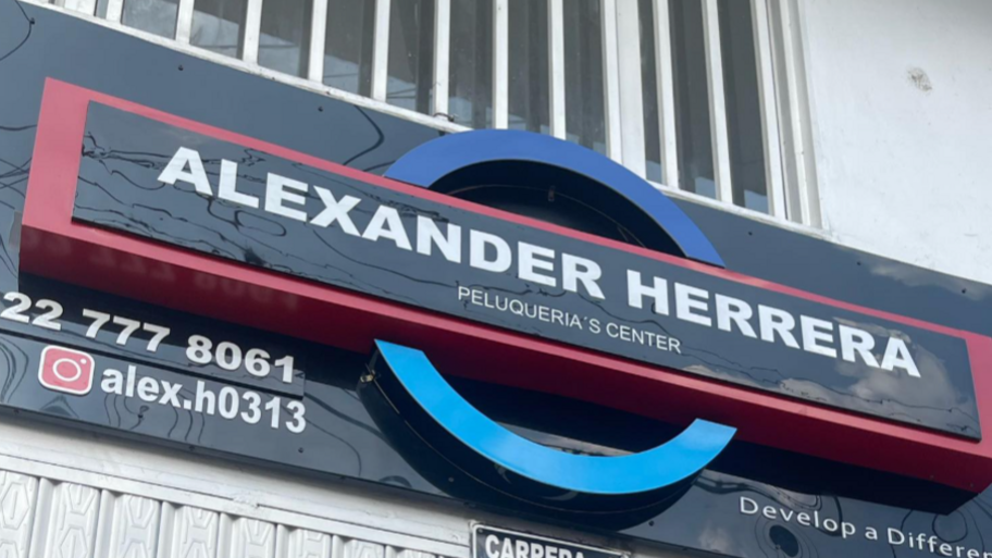 Alexander Herrera interior