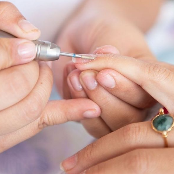 Manicura rusa - Russian manicure