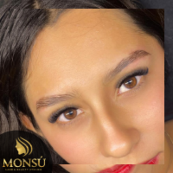 Extensiones de pestañas "Híbridas"