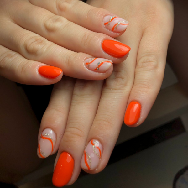 Manicura con esmaltado semipermanente