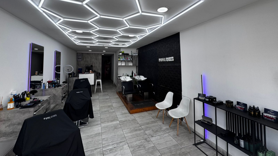 PUHL Barber Studio banner