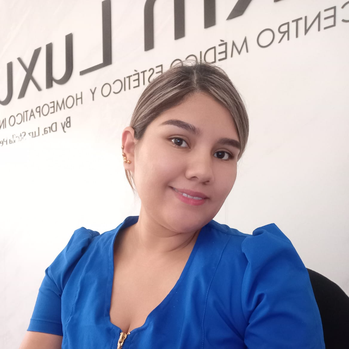 Cosmetòloga, esteticista: Saida Vivas 