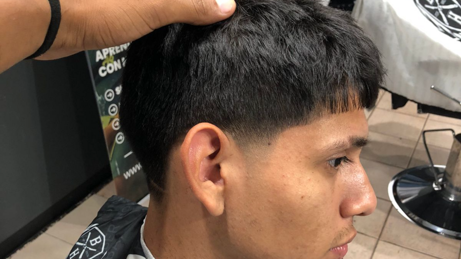 Elis barber interior