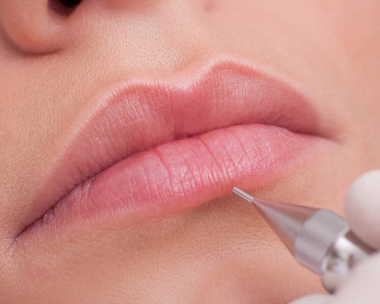 Refuerzo de delineado de labios 