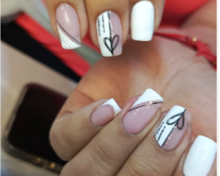 Semipermanente Manos con decoración sencilla