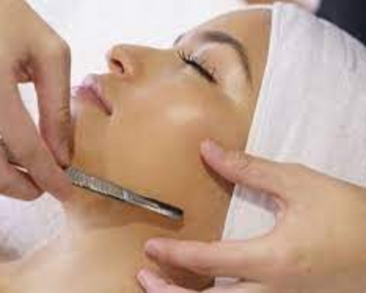 LIMPIEZA FACIAL + DERMAPLANING