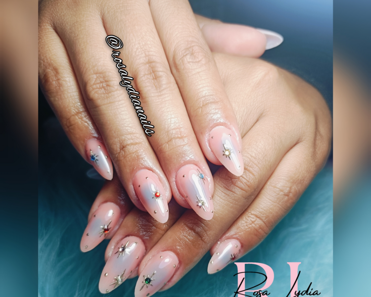 Uñas acrílicas medianas