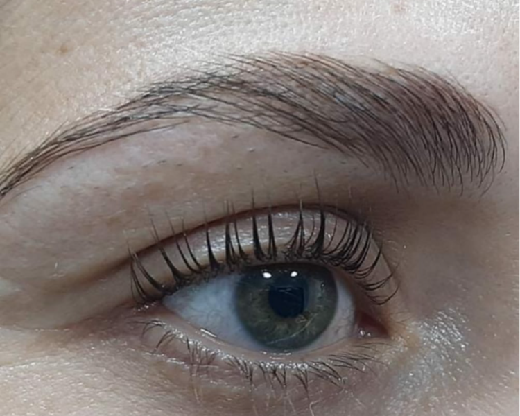 Laminado de cejas