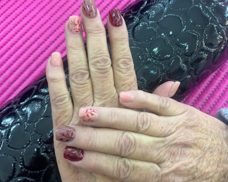 Extensiones de uñas acrílicas, hibridas, softgel, o polygel (4 diseños)