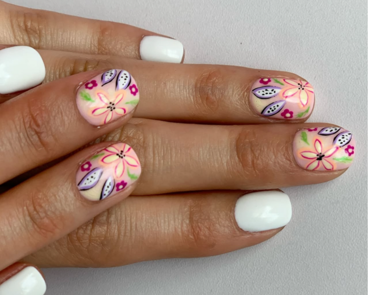 Manicura Permanente 4 diseños a mano alzada simples y retiro de otro local