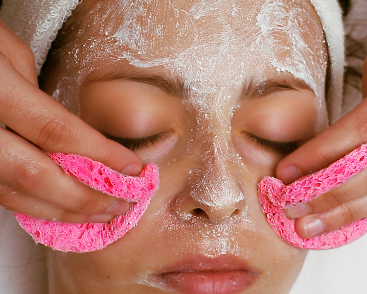 Masaje relajante + limpieza facial sencilla