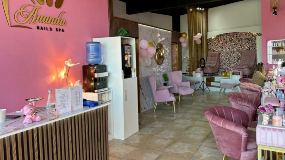 Ananda Nails spa interior