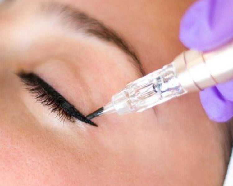 MICROPIGMENTACION DE OJOS DELINEADO SUPERIOR