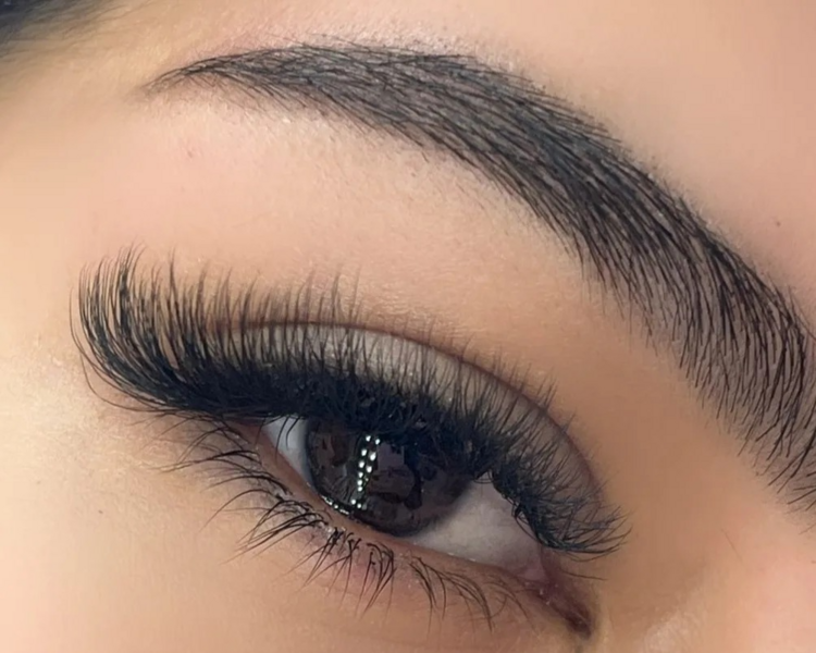 PROMO VOLUMEN CLASICO + HENNA PERFILADO O LAMINADO