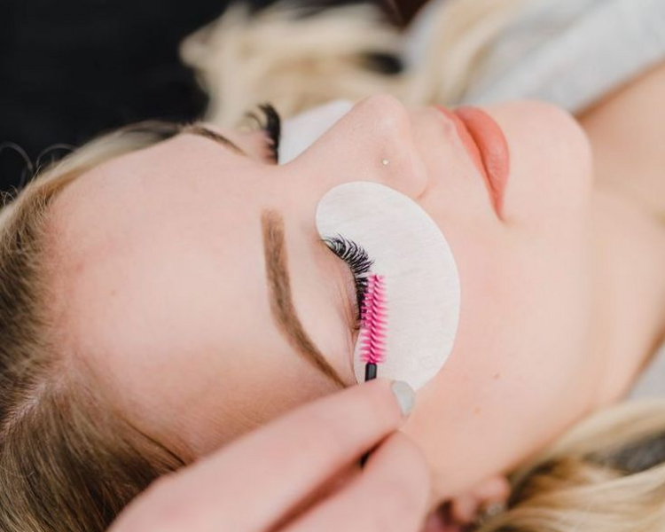 RETOQUE PESTAÑAS HIBRIDAS 