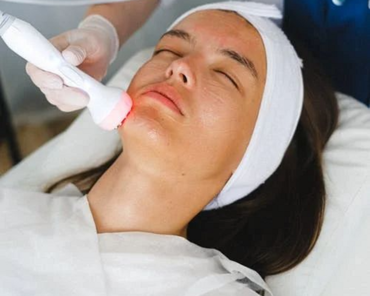 Tratamiento facial con electroporacion. Rejuvenecimiento 