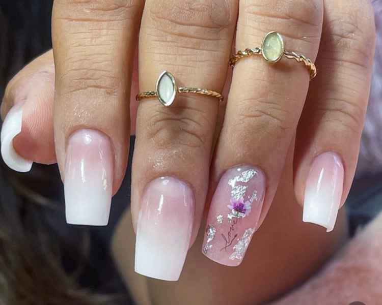 Polygel con esmaltado permanente francesa o degrade