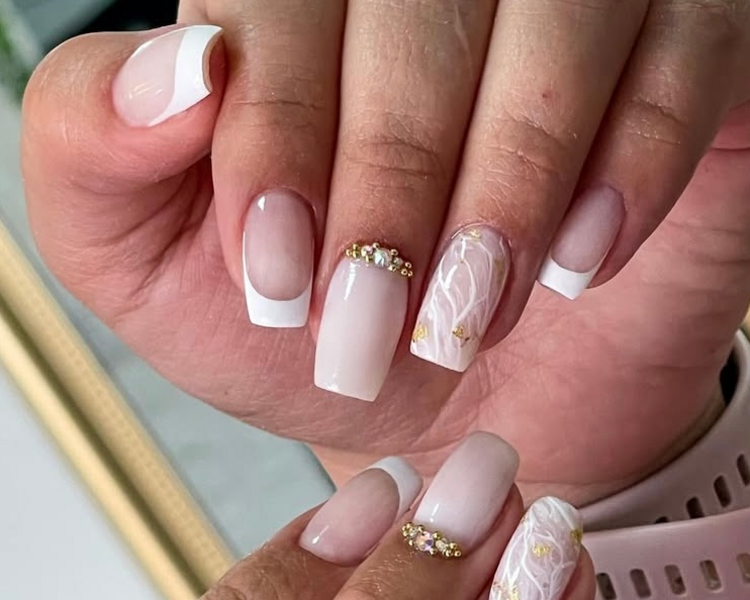 Polygel con esmaltado permanente francesa o degrade