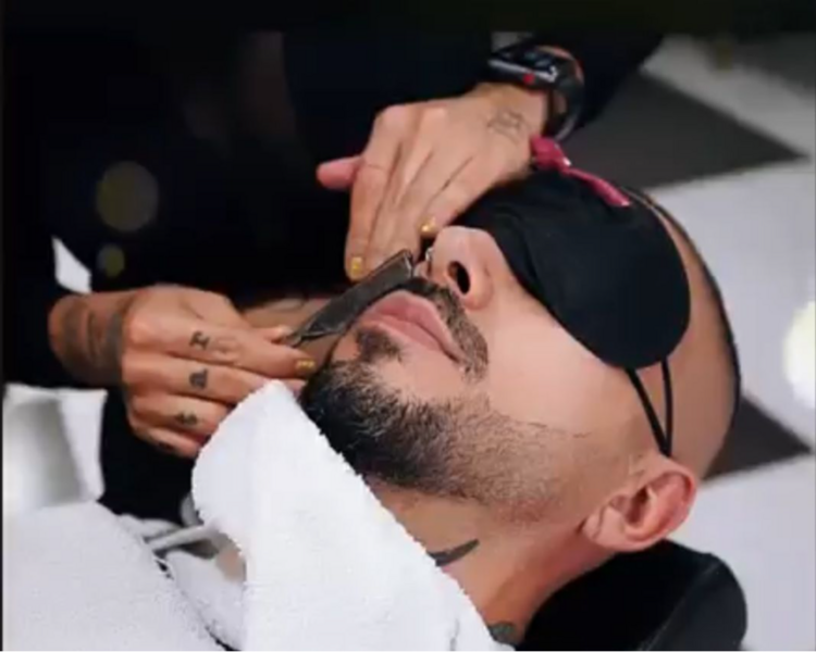 RITUAL DE BARBA CON TOALLA CALIENTE