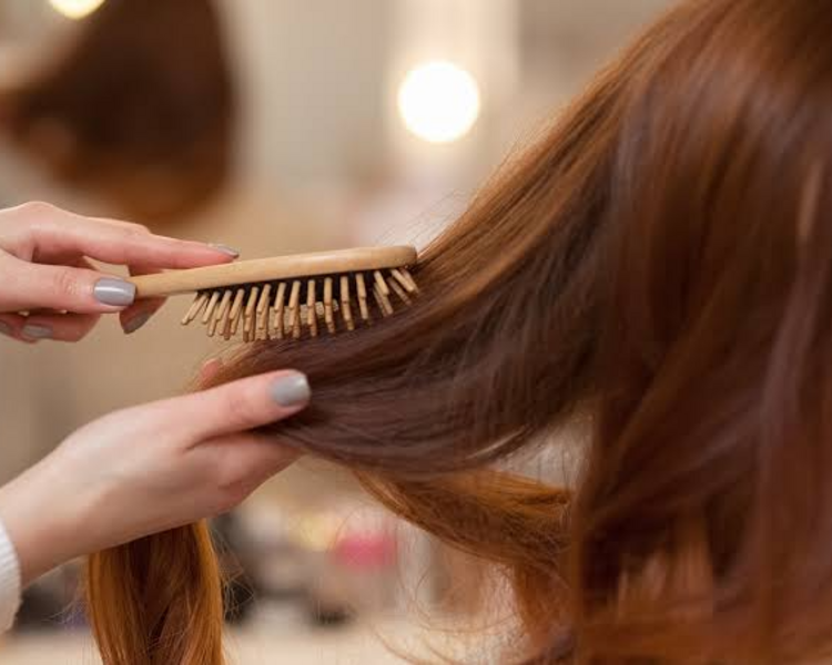 Desenredar cabello con extensiones de 1x1