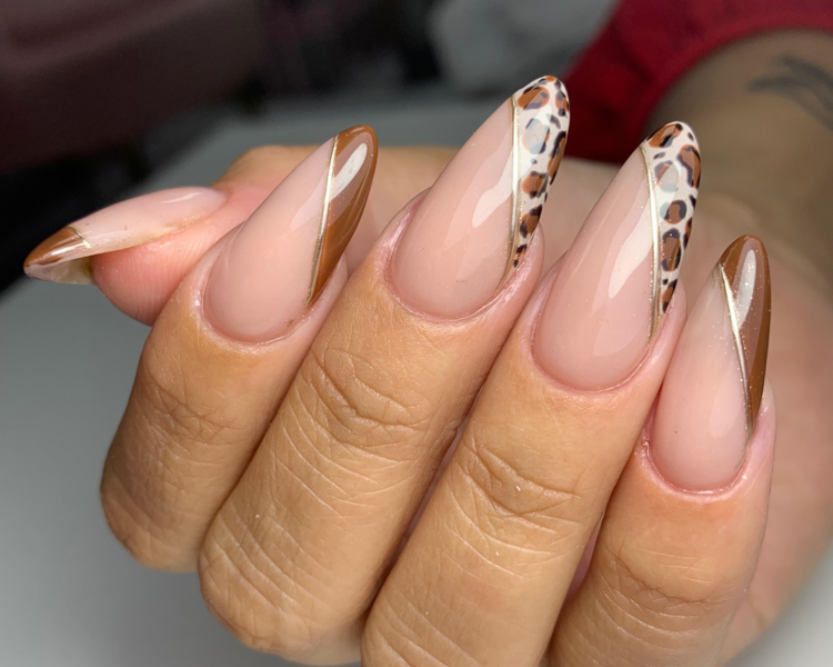Extensión de uñas en Acrílico