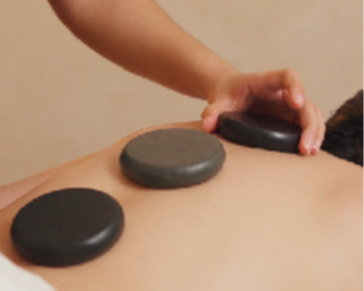 Masaje de Piedras Calientes
