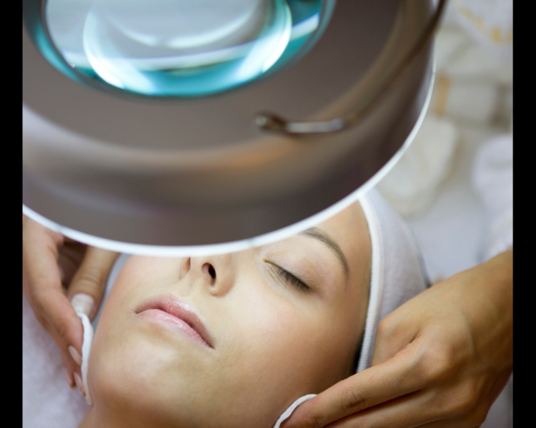 Limpieza de Cutis Basica con Extraccion y Hidratacion 
