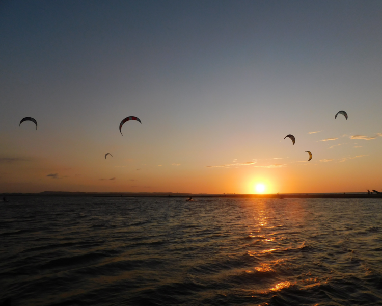 50% OFF Kitesurf 8 HORAS 4 Sesiones Febrero 22-23 y Marzo 1-2