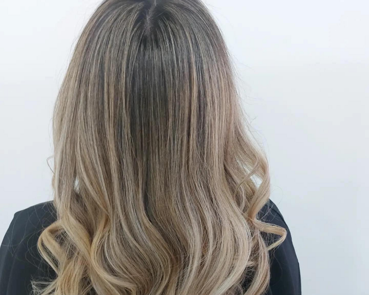 Balayage o Morena iluminada (Desde)