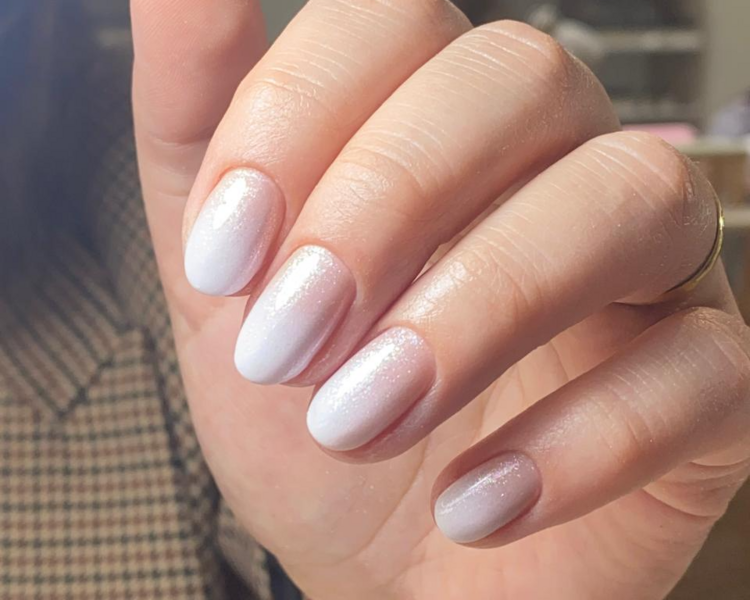 MANICURE PERMANENTE DEGRADE O FRANCESA CON RETIRO
