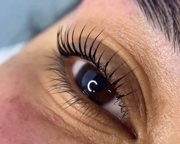 LIFTING DE PESTAÑAS MAS BOTOX, KERATINA Y TINTE 