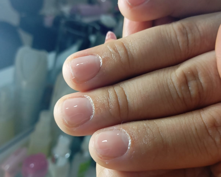 uñas tradicionales para caballero