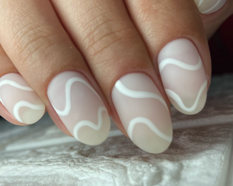 Manicure Permanente + Nivelación con rubber o Kapping + Full Diseño  desde $30.000 hasta $35.000