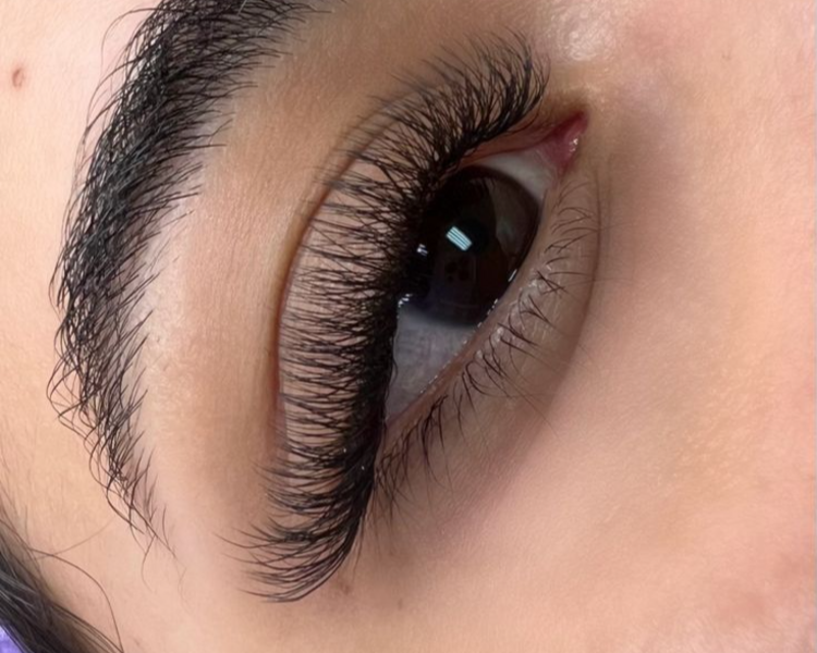 Extensiones de Pestañas Volumen Tecnológico