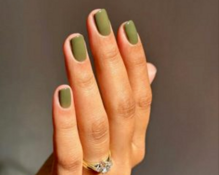 MANICURA CON ESMALTADO SEMI PERMANENTE  (DESCUENTO EN EFECTIVO) $25.000