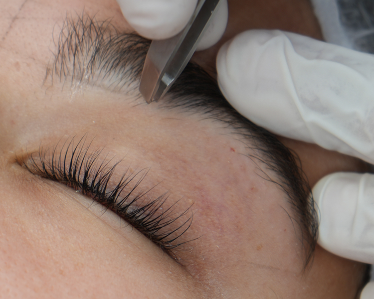 Perfilado de cejas 