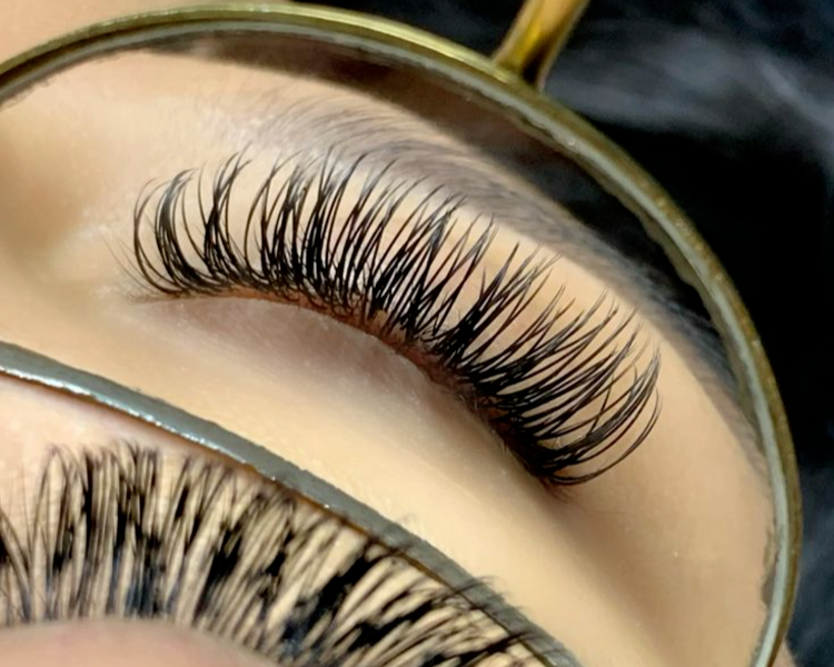 Service de Extenciones de Pestañas TECNOLOGICAS