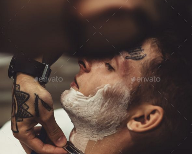 Afeitado al ras con toallas temperadas