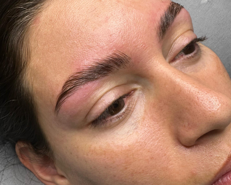 Laminado de cejas