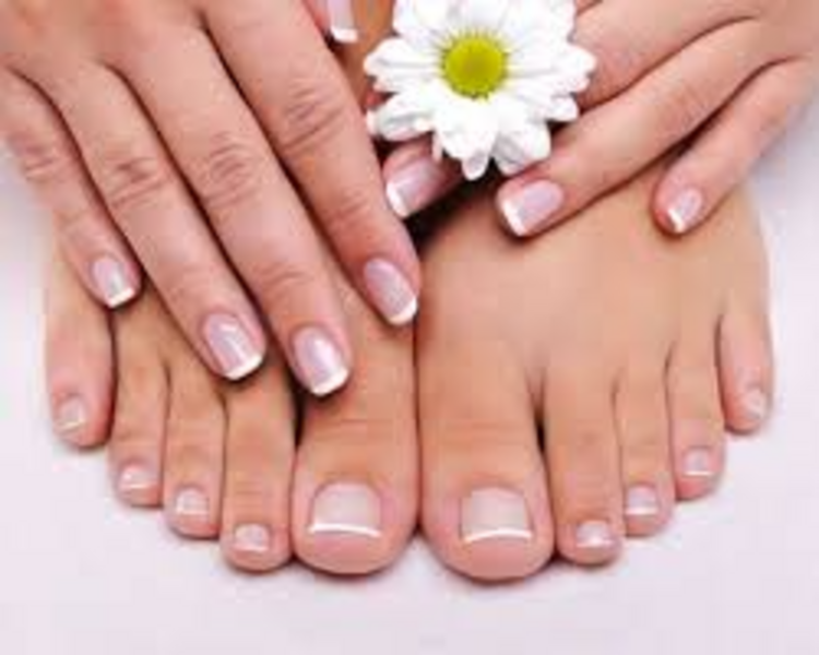 PROMO MANICURA Y PEDICURA CON ESMALTE SEMI