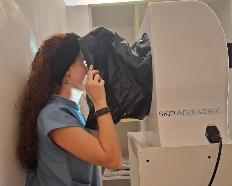 DIAGNOSTICO FACIAL (SKIN ANALYZER)
