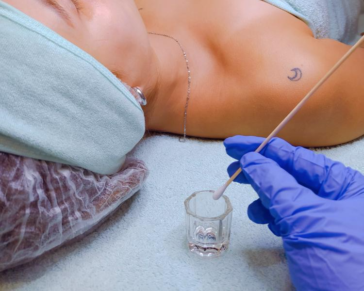 Higiene facial profunda + Peeling 