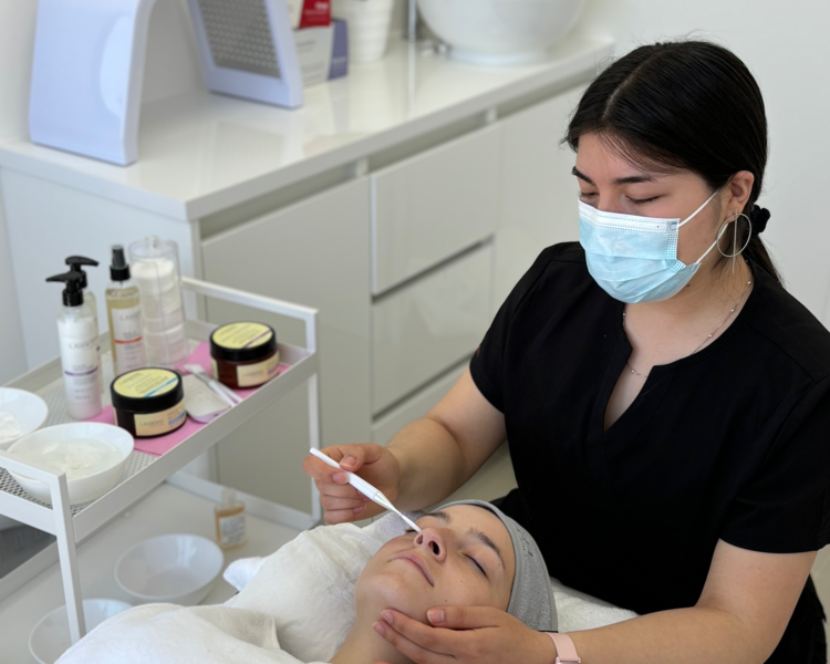 Limpieza Facial + Masaje Kobido + Masaje Relajación