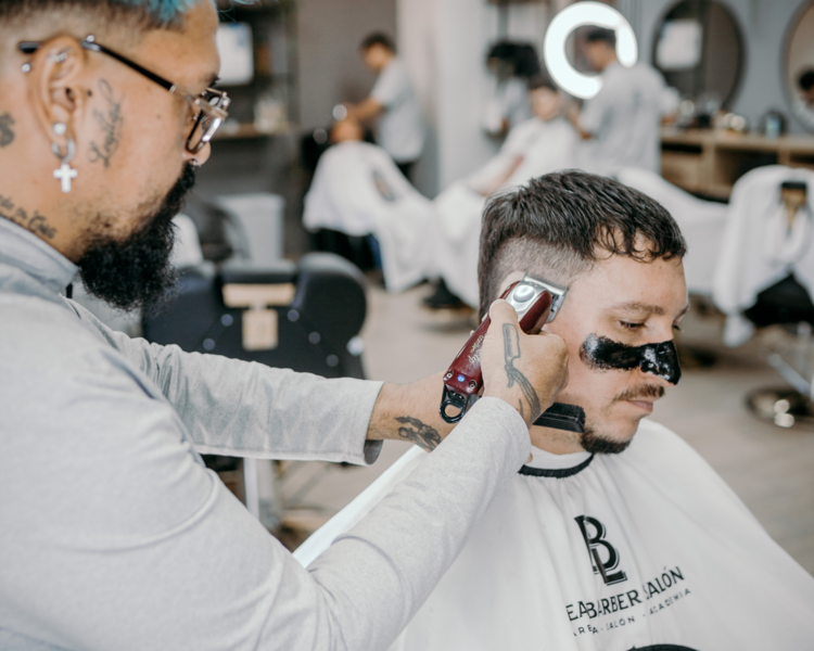 Corte de cabello ¡PROMO! Martes a Jueves hasta las 18:00 hrs