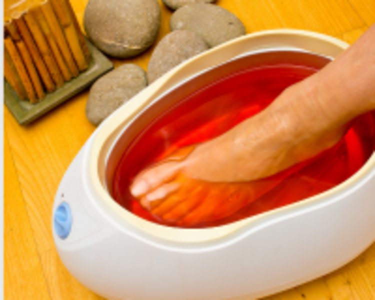 Pedi terapeutico + esmalte