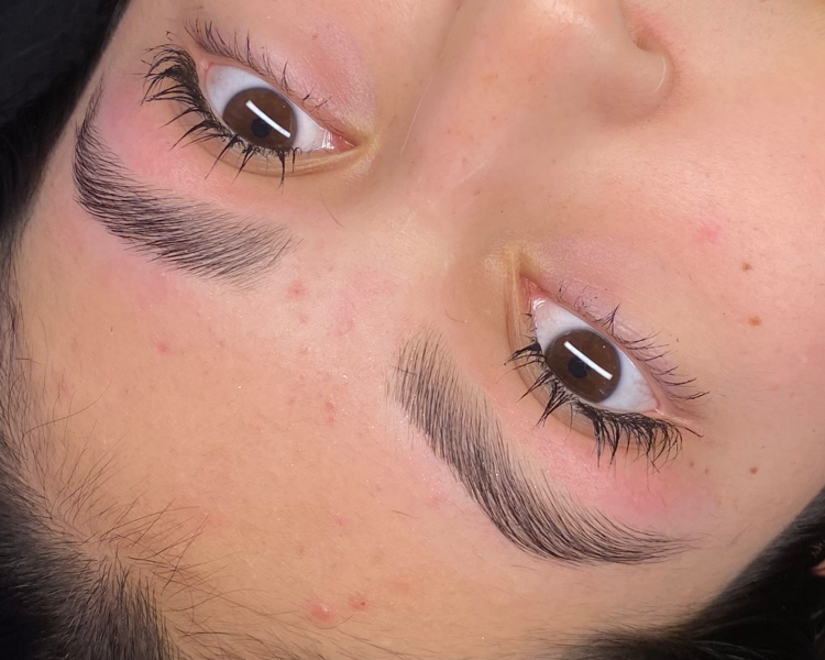 Laminado de cejas ( incluye el perfilado + visagismo)