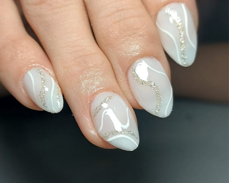 Uñas Esculpidas Soft Gel con Esmaltado Semipermanente