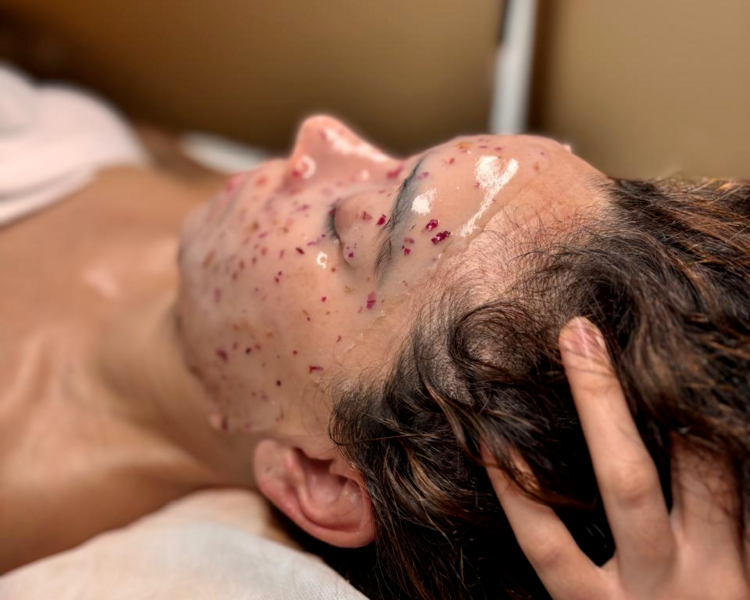 Facial de limpieza profunda 