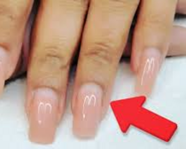 Retoque de uñas acrilicas de 15 a 20 dias